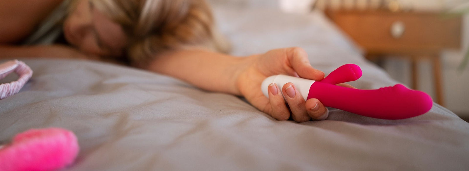 Crave Vesper Mini Review: The Iconic Jewelry Vibrator Returns in a Smaller Size - Ohjoy